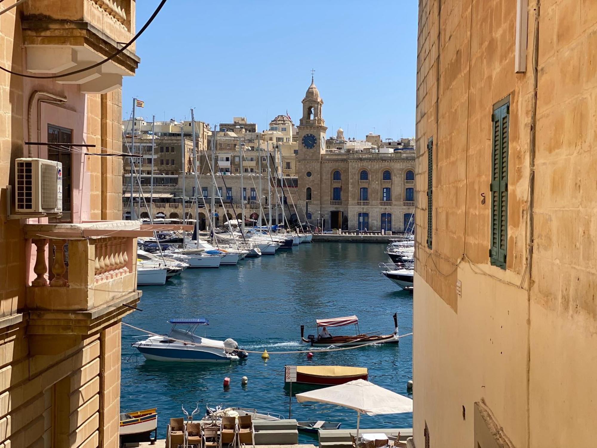 شقة Gardjola - Authentic By The Marina, Ideal For Couples *